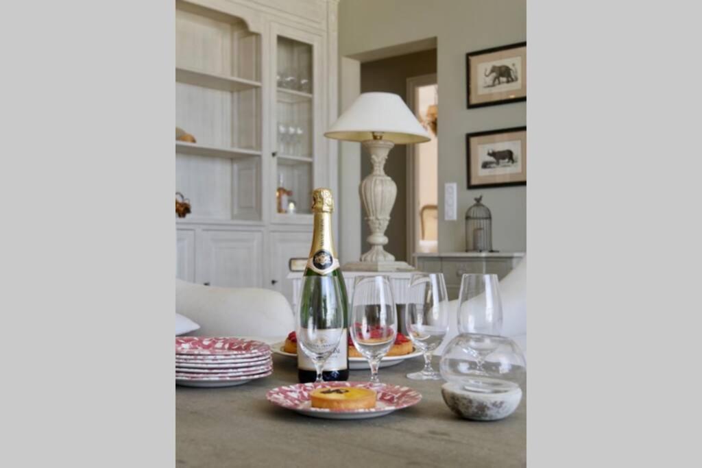 Bord De Mer - Ac, Wifi, Chic, Sea View, Beach 2 Minutes Walk 앙티브 외부 사진
