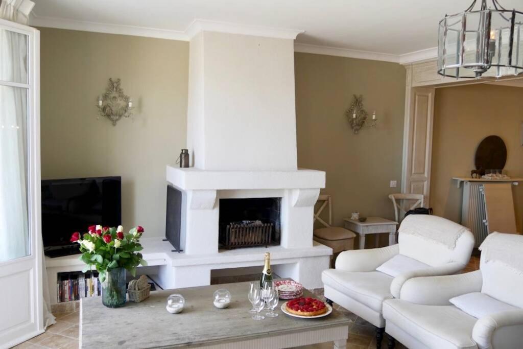 Bord De Mer - Ac, Wifi, Chic, Sea View, Beach 2 Minutes Walk 앙티브 외부 사진