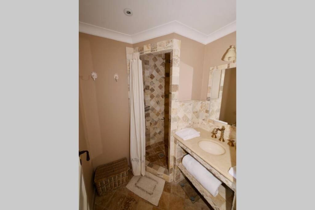 Bord De Mer - Ac, Wifi, Chic, Sea View, Beach 2 Minutes Walk 앙티브 외부 사진